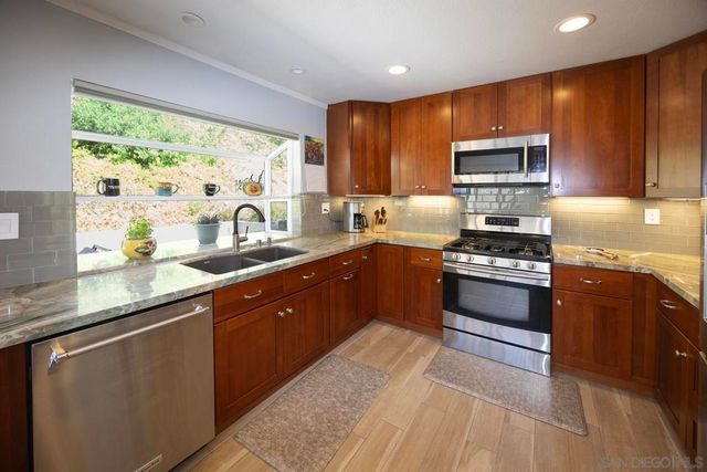 17959 Avenida Alozdra, San Diego, CA 92128