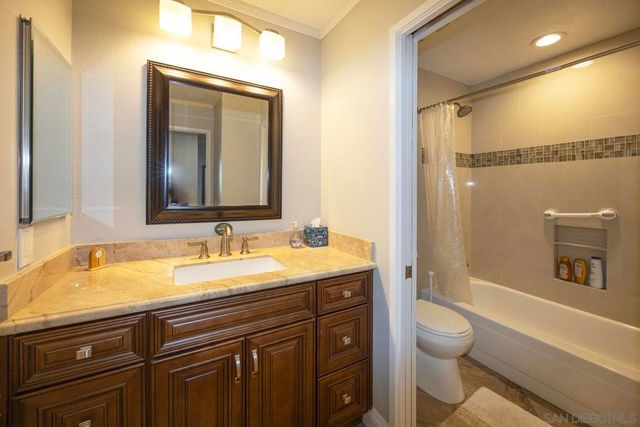 17959 Avenida Alozdra, San Diego, CA 92128