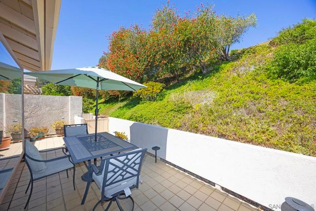 17959 Avenida Alozdra, San Diego, CA 92128