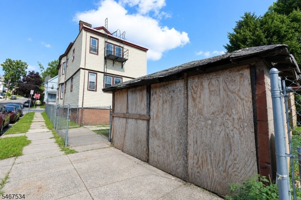 86 Stuyvesant Ave, Newark City, NJ 07106 — photo 2