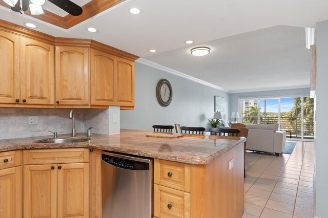 2731 NE 14th St Causeway 532, Pompano Beach, FL 33062