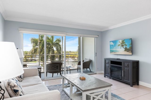 2731 NE 14th St Causeway 532, Pompano Beach, FL 33062