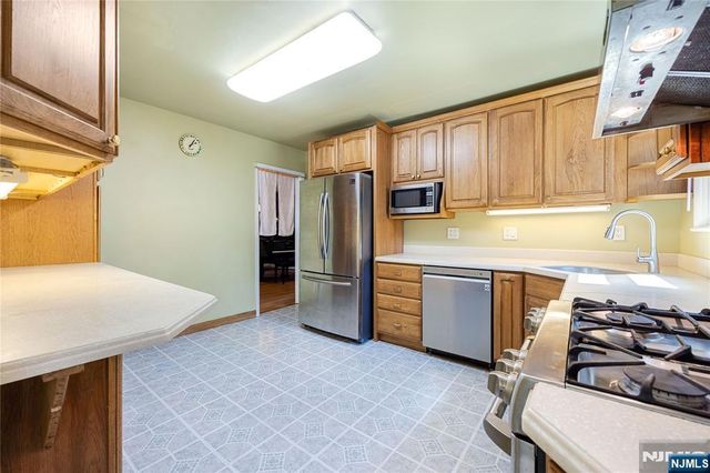 11 Sunset Road, Demarest, NJ 07627