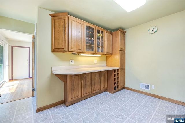 11 Sunset Road, Demarest, NJ 07627