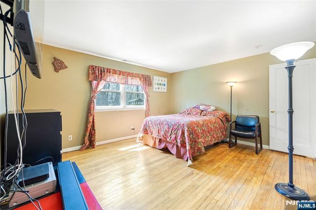 11 Sunset Road, Demarest, NJ 07627