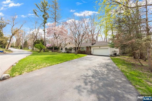 11 Sunset Road, Demarest, NJ 07627