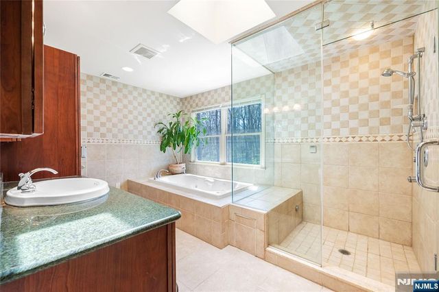 11 Sunset Road, Demarest, NJ 07627