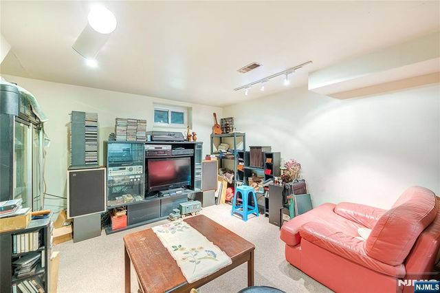 11 Sunset Road, Demarest, NJ 07627