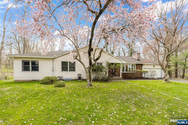 11 Sunset Road, Demarest, NJ 07627