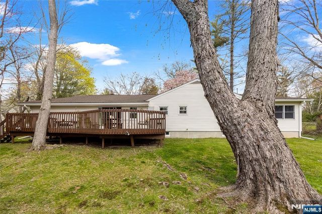 11 Sunset Road, Demarest, NJ 07627