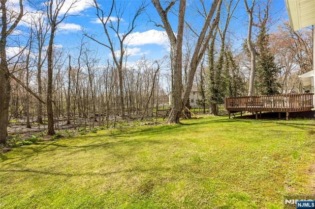 11 Sunset Road, Demarest, NJ 07627