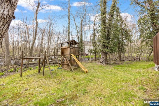 11 Sunset Road, Demarest, NJ 07627