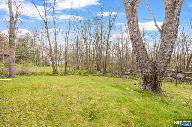 11 Sunset Road, Demarest, NJ 07627