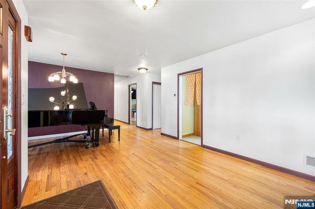 11 Sunset Road, Demarest, NJ 07627