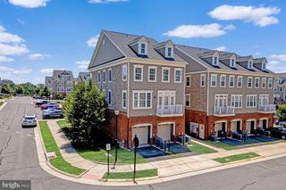 42550 SUNSET RIDGE SQ, Ashburn, VA 20148