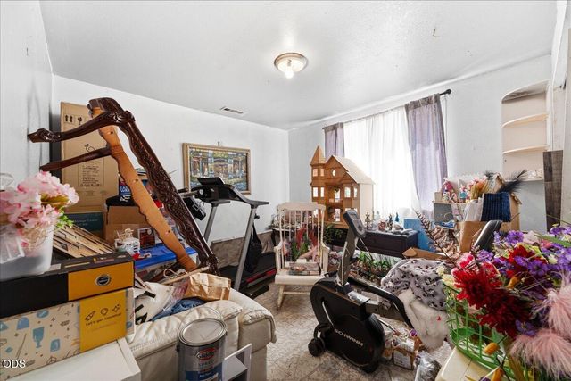 6950 Pico Drive, Medford, OR 97502