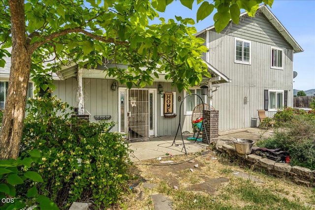 6950 Pico Drive, Medford, OR 97502