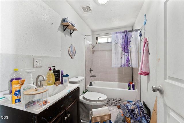 6950 Pico Drive, Medford, OR 97502