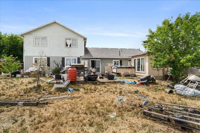 6950 Pico Drive, Medford, OR 97502
