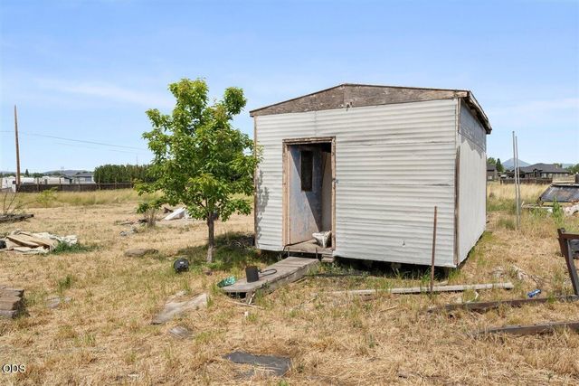 6950 Pico Drive, Medford, OR 97502