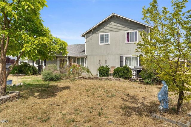 6950 Pico Drive, Medford, OR 97502