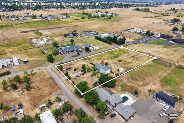 6950 Pico Drive, Medford, OR 97502