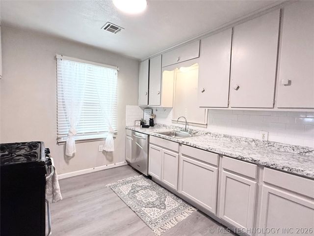 10559 E 4th Street, Tulsa, OK 74128