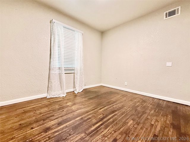 10559 E 4th Street, Tulsa, OK 74128