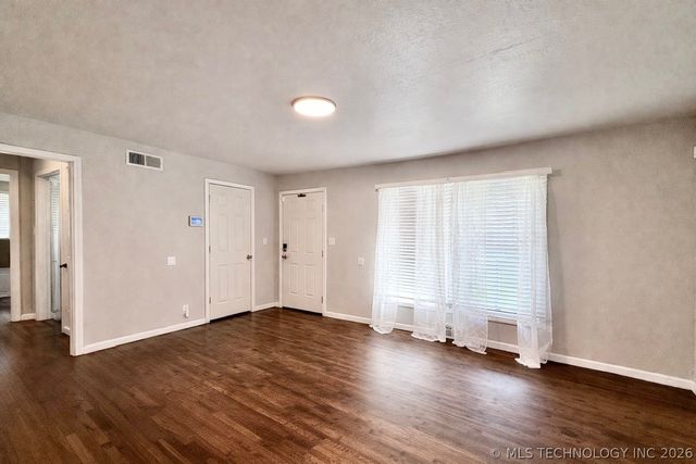 10559 E 4th Street, Tulsa, OK 74128