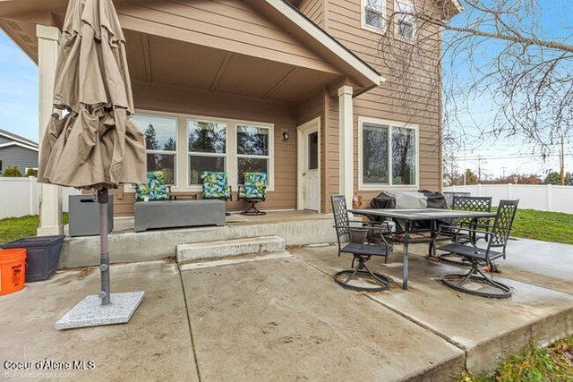 2489 N Side Saddle LN, Post Falls, ID 83854