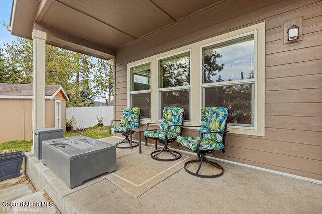 2489 N Side Saddle LN, Post Falls, ID 83854