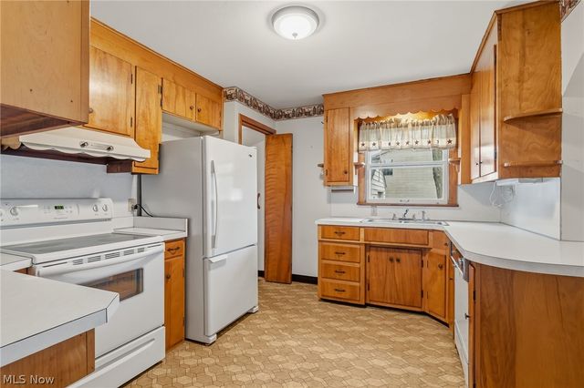200 Gnau Avenue SW, Perry Twp, OH 44646