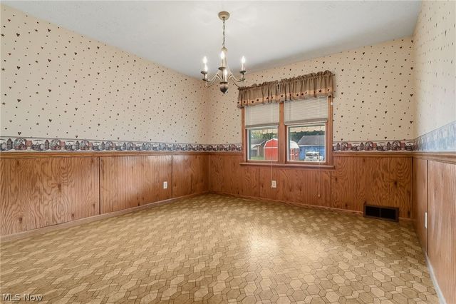 200 Gnau Avenue SW, Perry Twp, OH 44646
