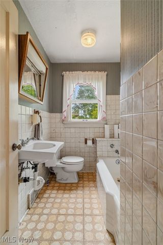 200 Gnau Avenue SW, Perry Twp, OH 44646