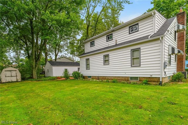 200 Gnau Avenue SW, Perry Twp, OH 44646