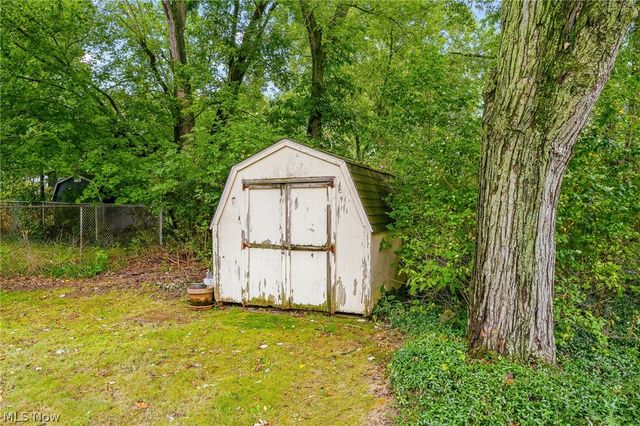 200 Gnau Avenue SW, Perry Twp, OH 44646