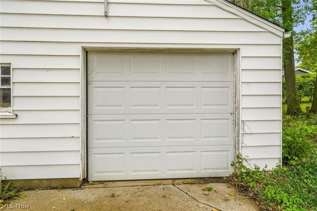 200 Gnau Avenue SW, Perry Twp, OH 44646