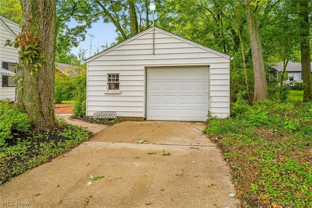 200 Gnau Avenue SW, Perry Twp, OH 44646