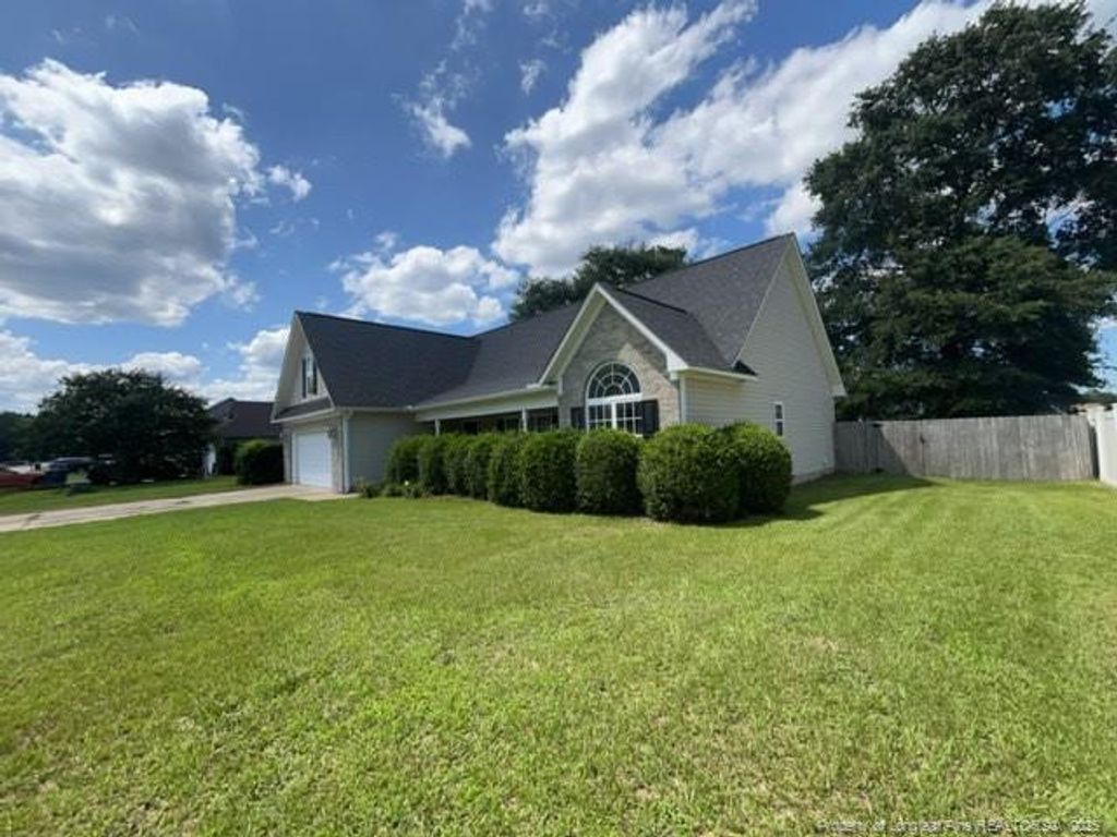 275 Seabiscuit Drive, Raeford, NC 28376