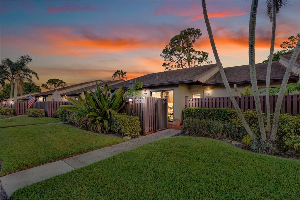 633 Sea Pine Way H, Green Acres, FL 33415