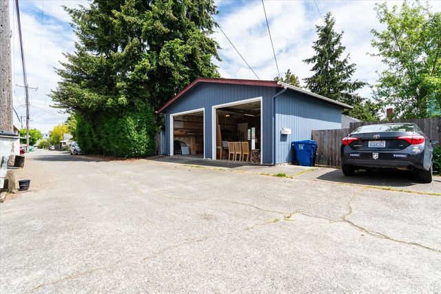 2129 42nd Avenue SW, Seattle, WA 98116