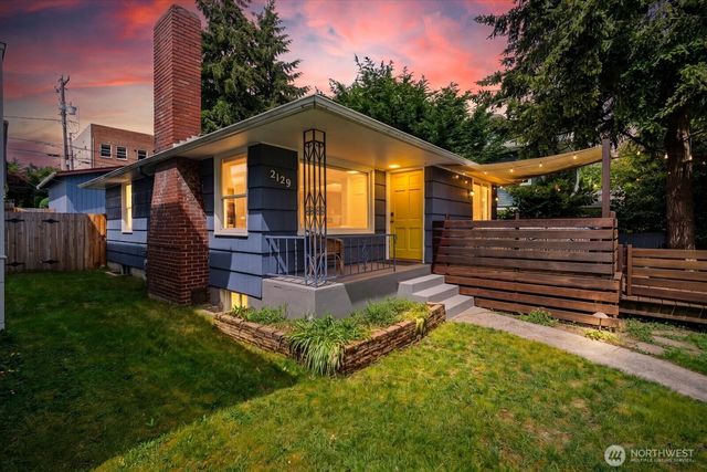 2129 42nd Avenue SW, Seattle, WA 98116