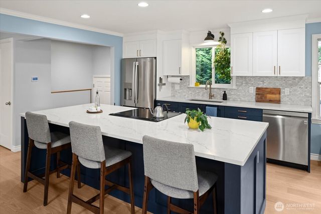 2129 42nd Avenue SW, Seattle, WA 98116