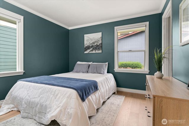 2129 42nd Avenue SW, Seattle, WA 98116