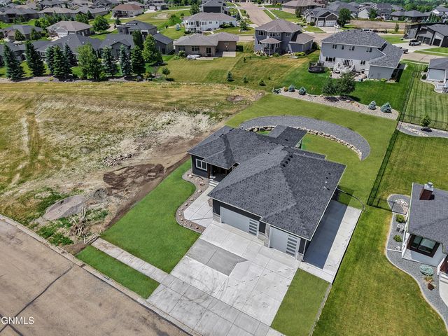 3916 Cogburn Road, Bismarck, ND 58503 property photo
