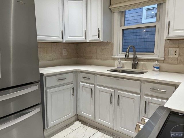 15 Eldorado Court, Rochelle Park, NJ 07662