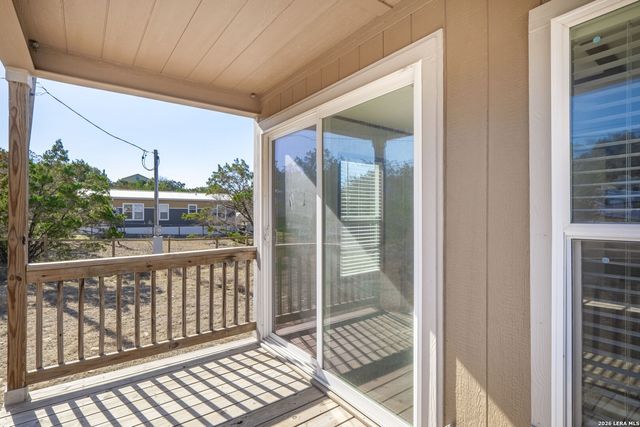 1932 Live Oak Dr, Canyon Lake, TX 78133