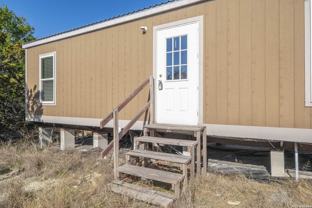 1932 Live Oak Dr, Canyon Lake, TX 78133