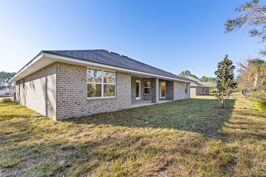 Image 32 of property listing at 18 UNION RUN COURT, Palm Coast, FL 32164