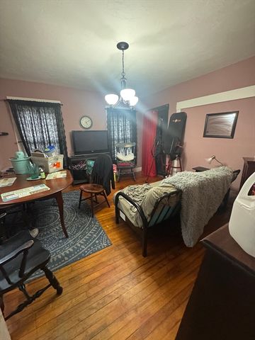 3 Cane St, Fitchburg, MA 01420